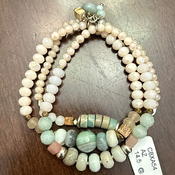 Anthropologie Beaded Stretch Stackable Bracelets Set!!🔥🔥🔥 - Picture 4 of 16